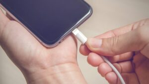The Reason You Shouldn’t Charge Your iPhone To 100%